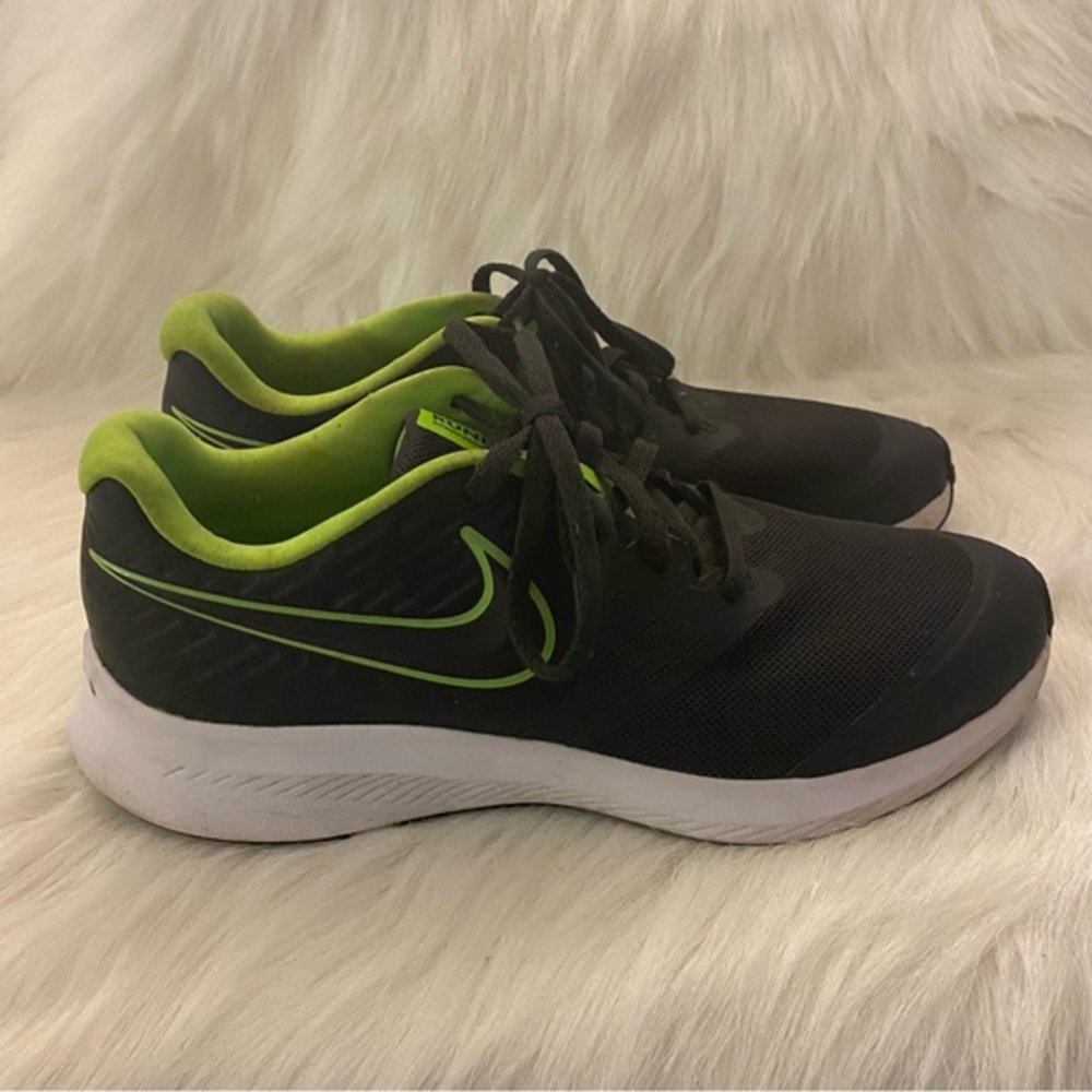 Nike Star Runner Shoes Boys Size 5.5Y Lace Up‎ Sneakers